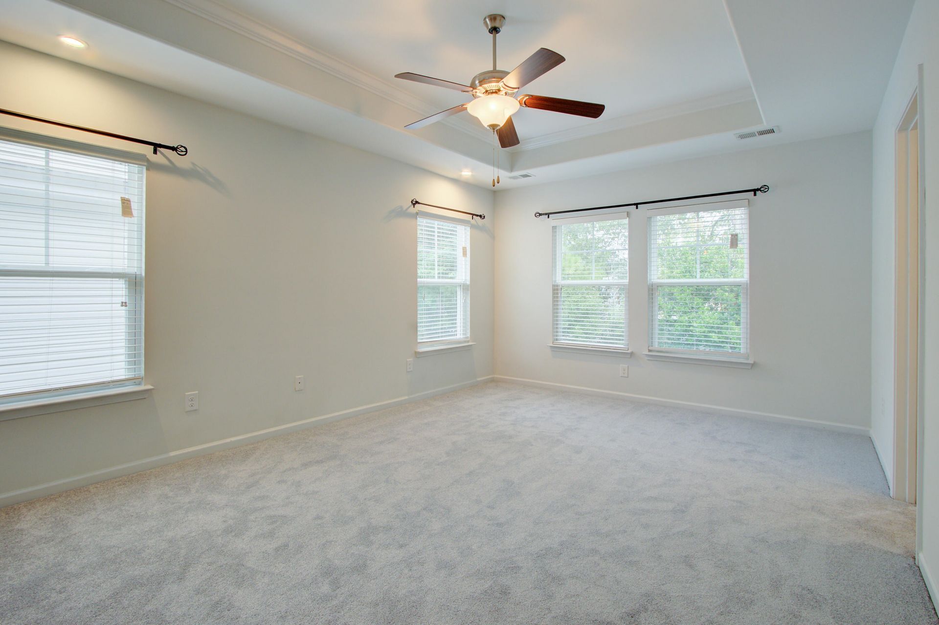 221 S Lamplighter Lane Photo 15
