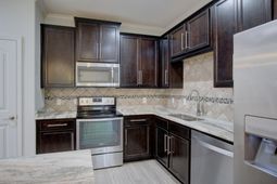 221 S Lamplighter Lane photo 4