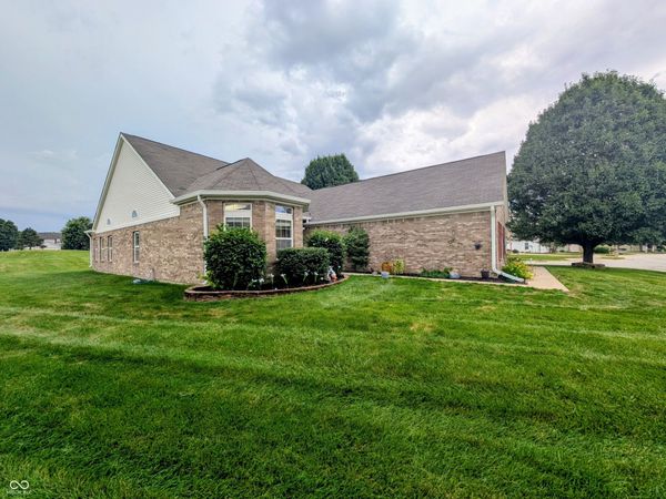 10762 Crane Drive , Indianapolis, IN 46231