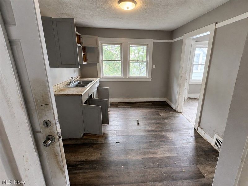 3698 E 143rd Street, Cleveland, OH 44120 Photo 11
