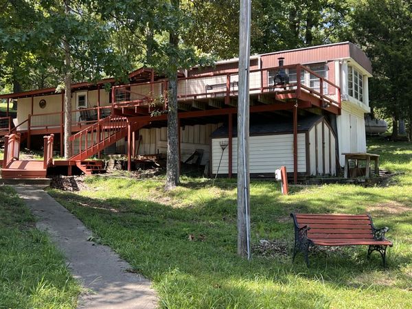 530 Marina Circle , Creal Springs, IL 62922