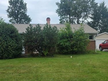 16 Riverdale Drive, Grand Island, NY 14072