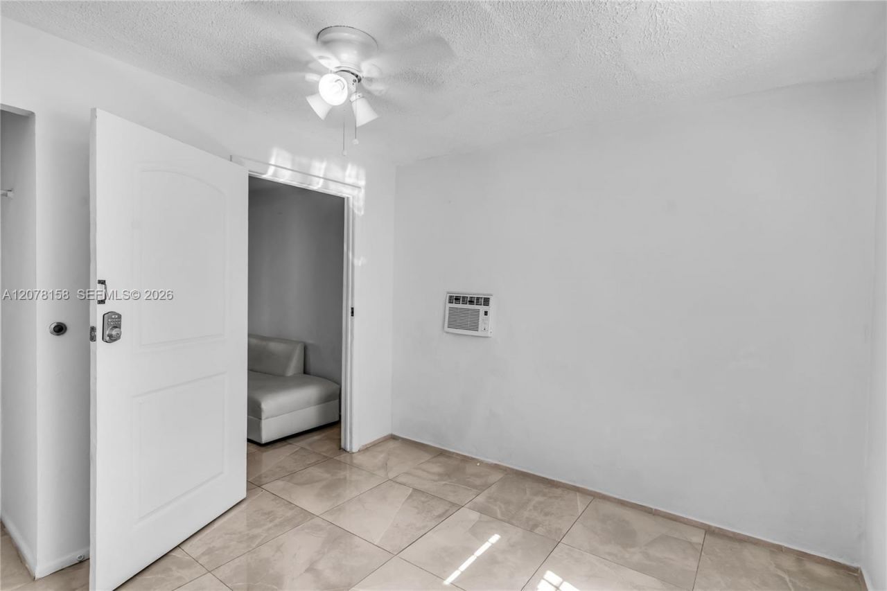 4727 NE 1st Ct , Miami, FL 33137 Photo