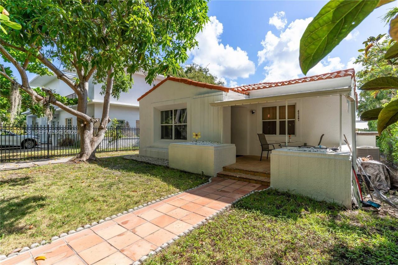 4727 NE 1st Ct , Miami, FL 33137 Photo