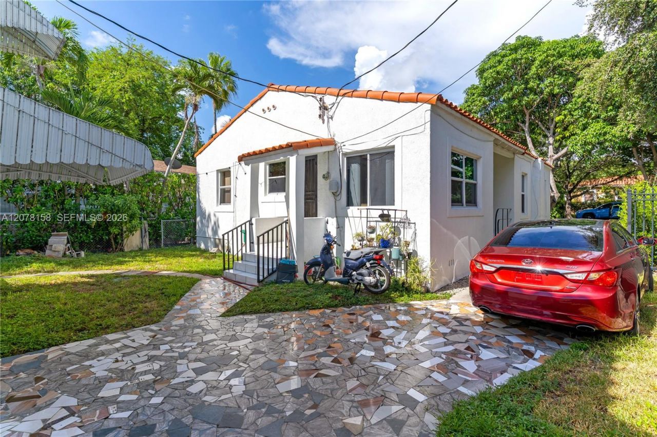 4727 NE 1st Ct , Miami, FL 33137 Photo