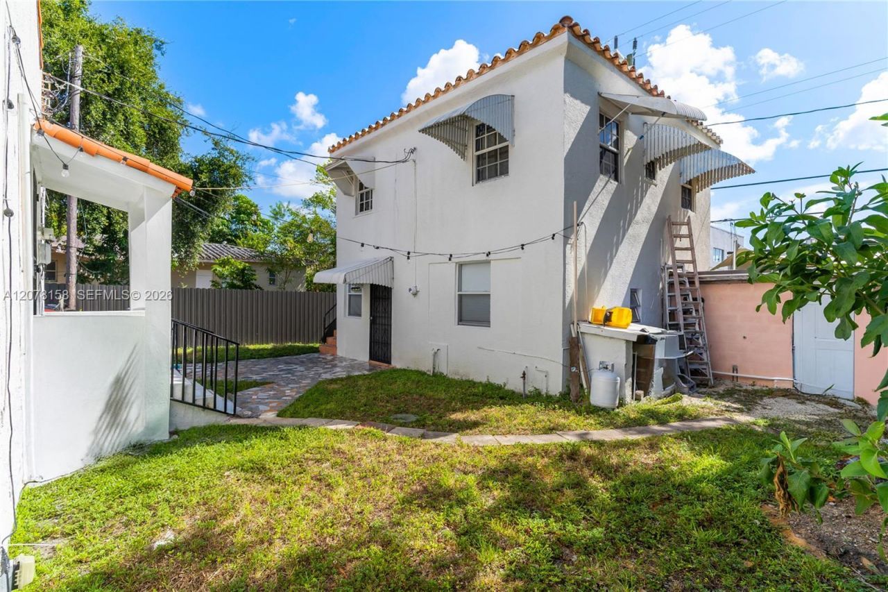 4727 NE 1st Ct , Miami, FL 33137 Photo