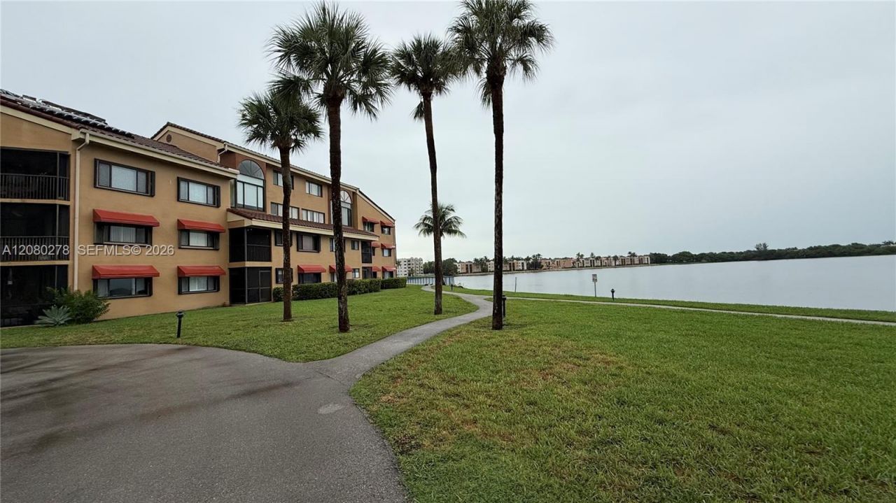 15525 Miami Lakeway N, Unit 206, Miami Lakes, FL 33014 Photo