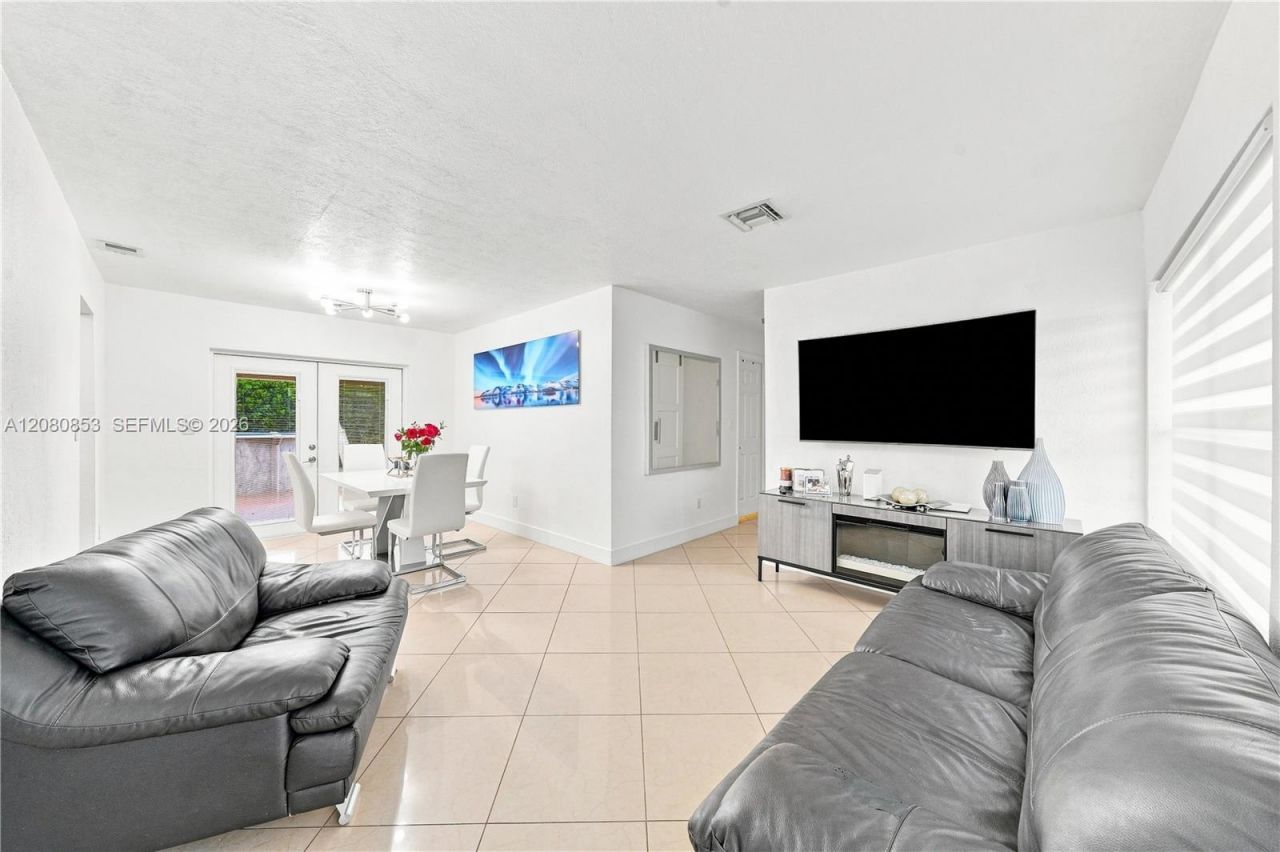 4111 NW 203rd Ln , Miami Gardens, FL 33055 Photo