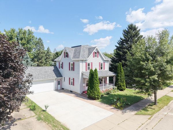 420 W Decker STREET, Viroqua, WI 54665
