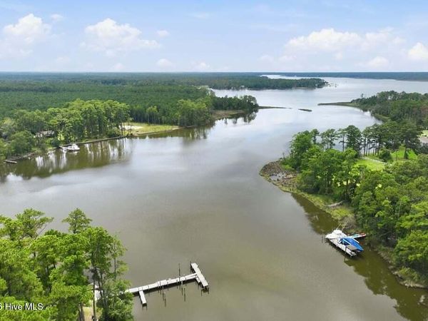102 Cummins Creek Road , Beaufort, NC 28516