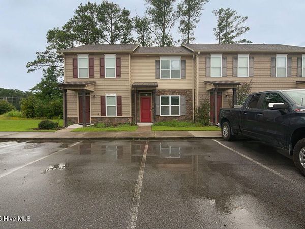403 Sullivan Loop Road , Midway Park, NC 28544