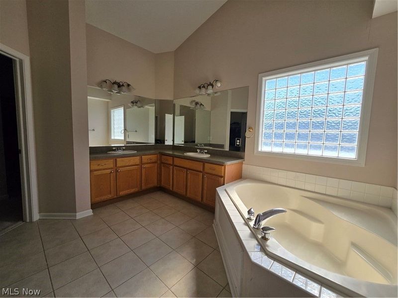 7764 Oak Meadow Drive, Hudson, OH 44236 Photo 22