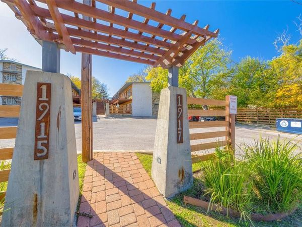 1917 Barge ST, Unit 204, Austin, TX 78745