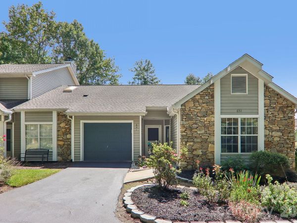 651 E Park Place, Hendersonville, NC 28791