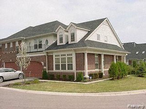 4437 Gateway Circle , West Bloomfield Township, Mi 48322
