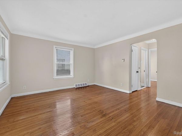5260 University Place, Detroit, Mi 48224