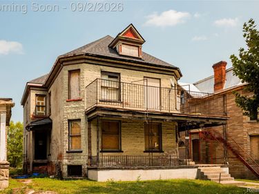 1574 Cadillac Boulevard, Detroit, Mi 48214