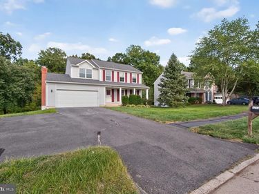 8219 CRACKLING FIRE DRIVE, GAINESVILLE, VA 20155