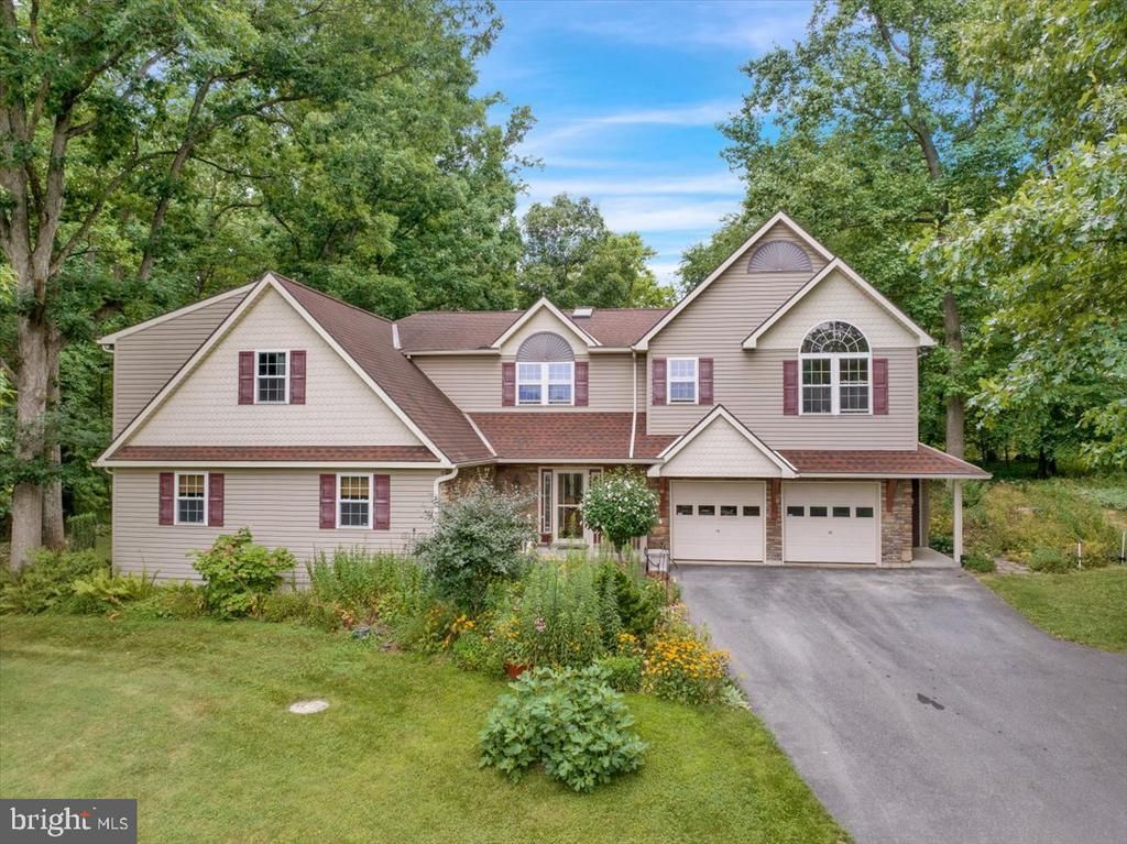 715 TEXTER MOUNTAIN ROAD , ROBESONIA, PA 19551