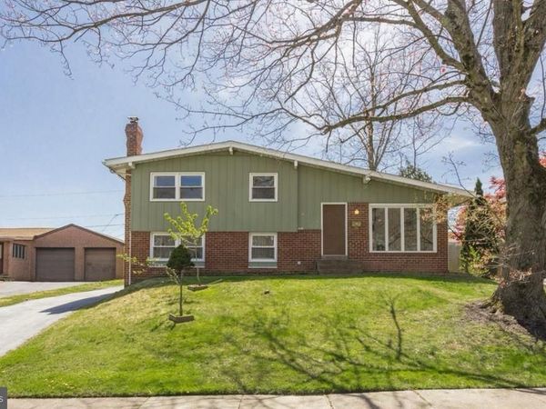 631 S CENTRAL BOULEVARD , BROOMALL, PA 19008