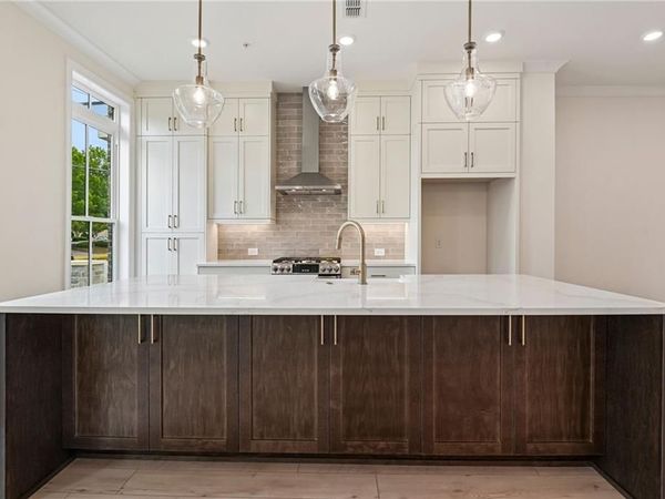 350 Crimson Pine Alley , Unit 17, Alpharetta, GA 30009