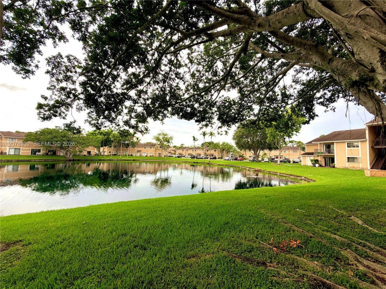 351 Palm Way , Unit 104, Pembroke Pines, FL 33025 Photo