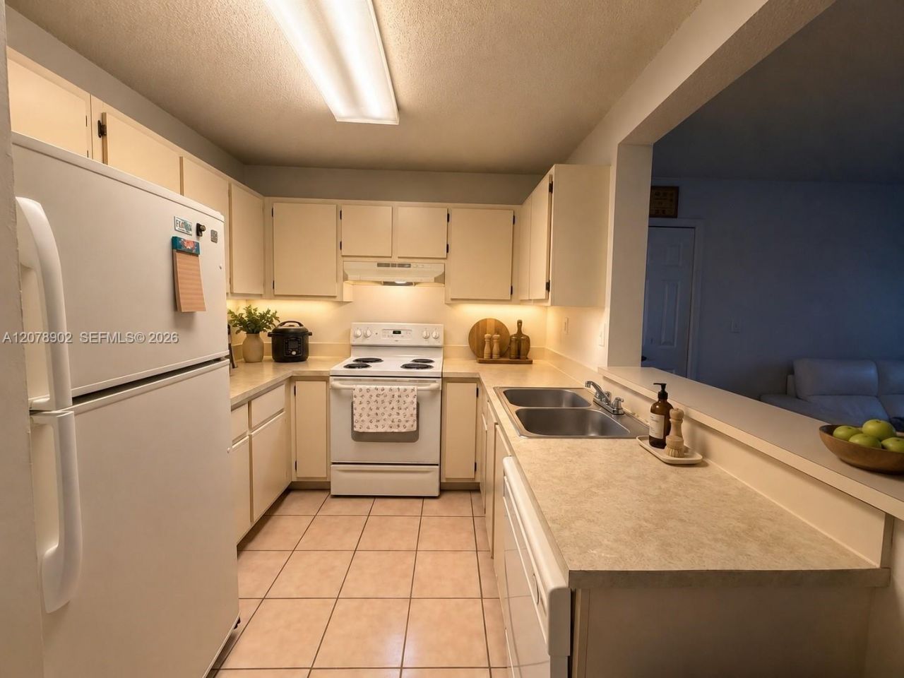 351 Palm Way , Unit 104, Pembroke Pines, FL 33025 Photo