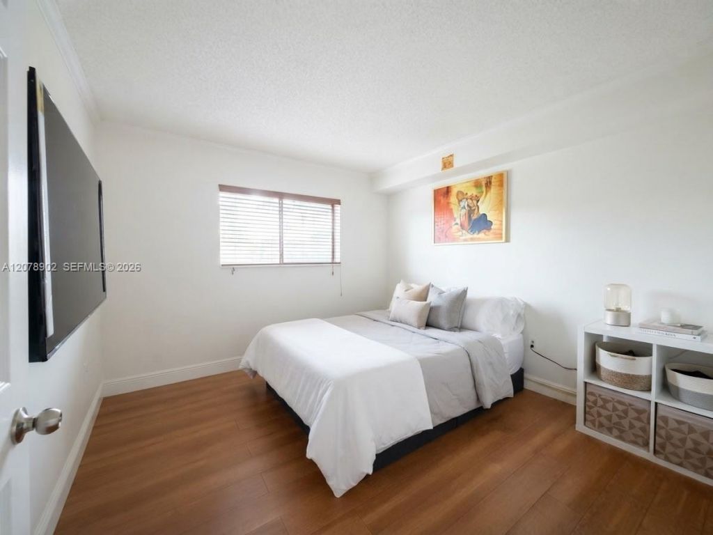 351 Palm Way , Unit 104, Pembroke Pines, FL 33025 Photo