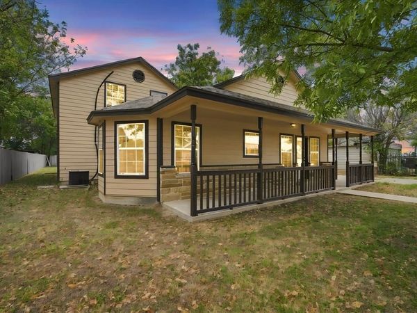 1103 Chase Avenue, Cleburne, TX 76031