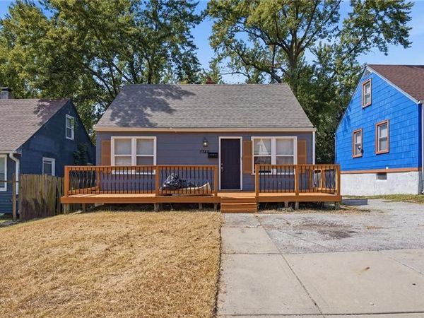5746 College Avenue, Kansas City, MO 64130