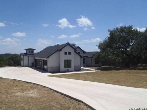 650 SHADY HOLW, New Braunfels, TX 78132