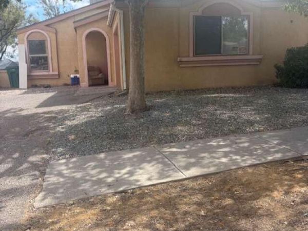 1372 Lil Avenue NE, Rio Rancho, NM 87144