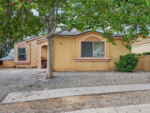1372 Lil Avenue NE, Rio Rancho, NM 87144