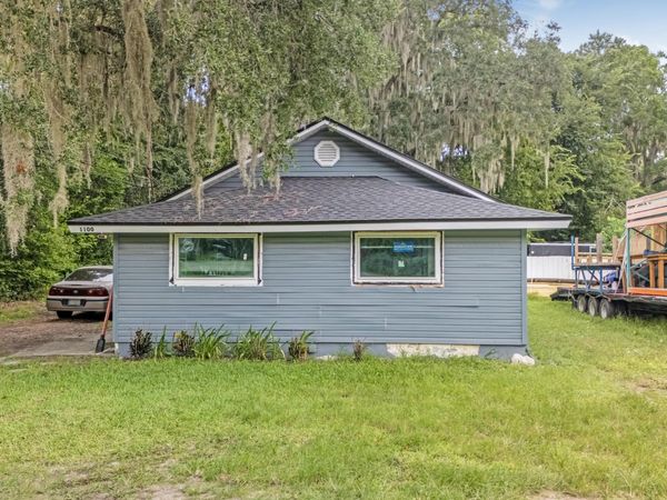 1100 Flomich Street, Holly Hill, FL 32117