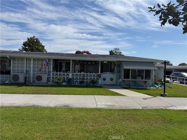 1641 Monterey Rd M2-18A, Seal Beach, CA 90740