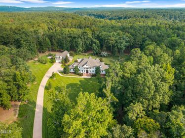 64 Pin Oak Court, Chapel Hill, NC 27517