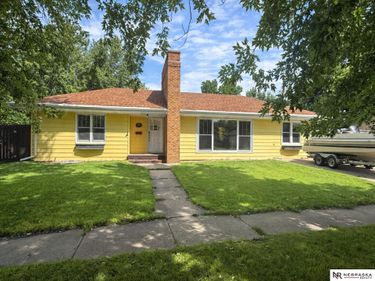 110 E 6th Street, Valentine, NE 69201