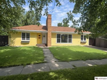 110 E 6th Street, Valentine, NE 69201