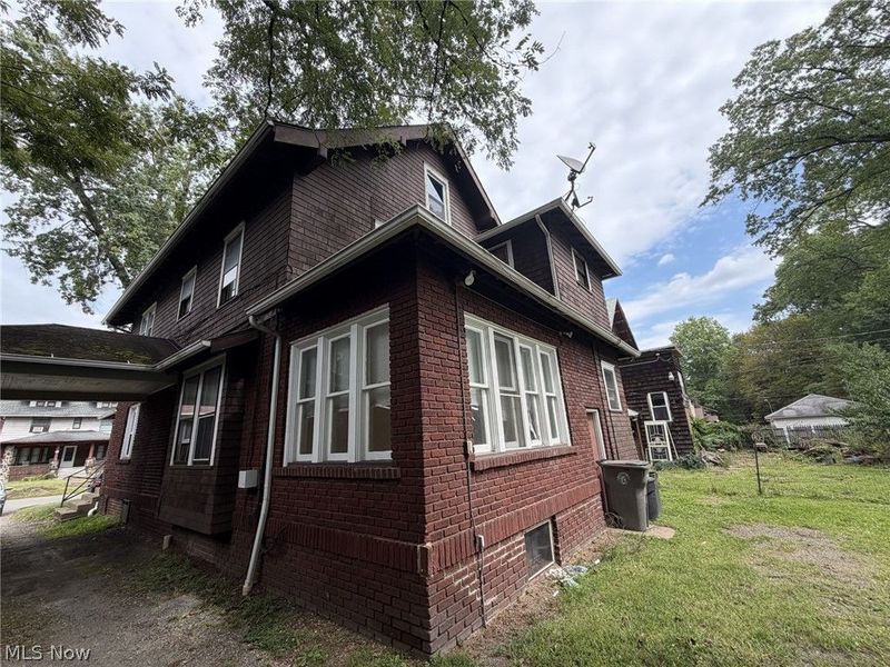 277 Crandall Avenue, Youngstown, OH 44504 Photo 2