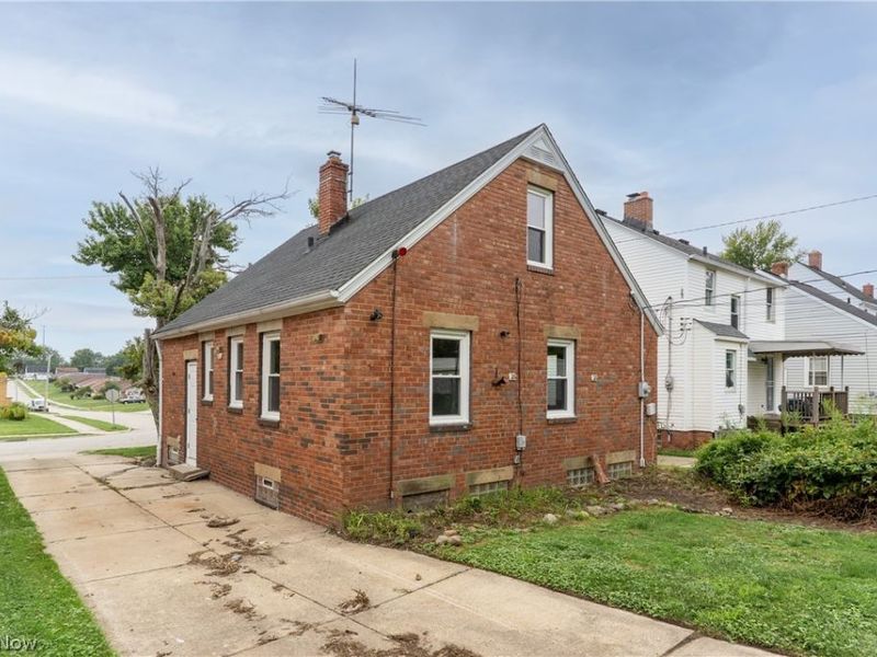 10201 Grace Avenue , Garfield Heights, OH 44125 Photo 3