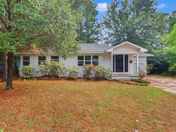 2004 Ridgeway Ln., Hattiesburg, MS 39401
