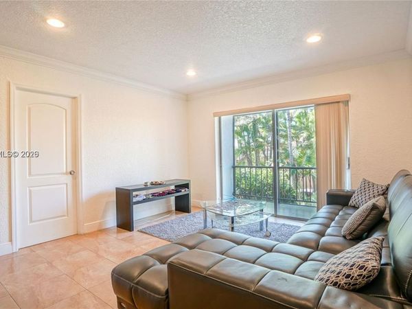 7915 SW 104th St , Unit 202G, Miami, FL 33156