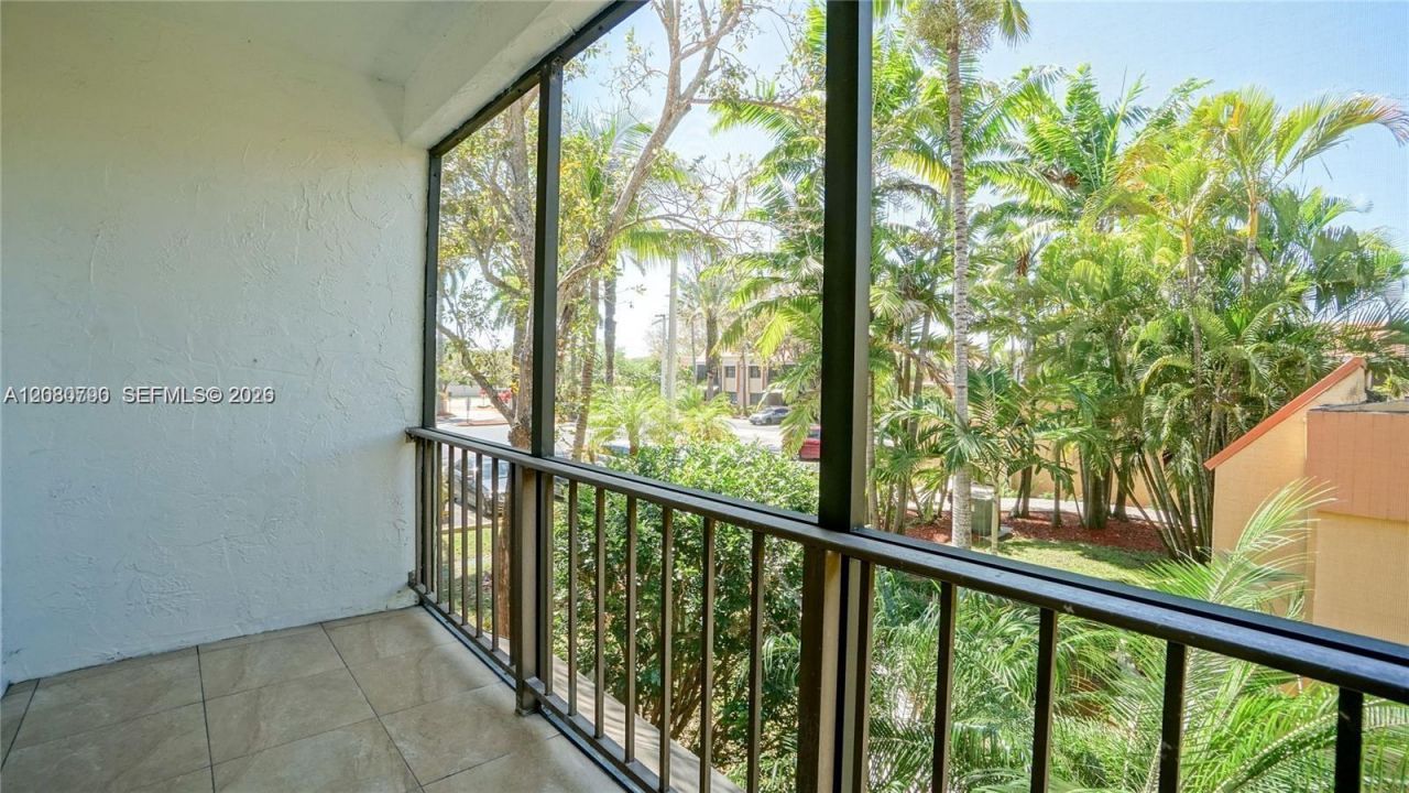 7915 SW 104th St , Unit 202G, Miami, FL 33156 Photo