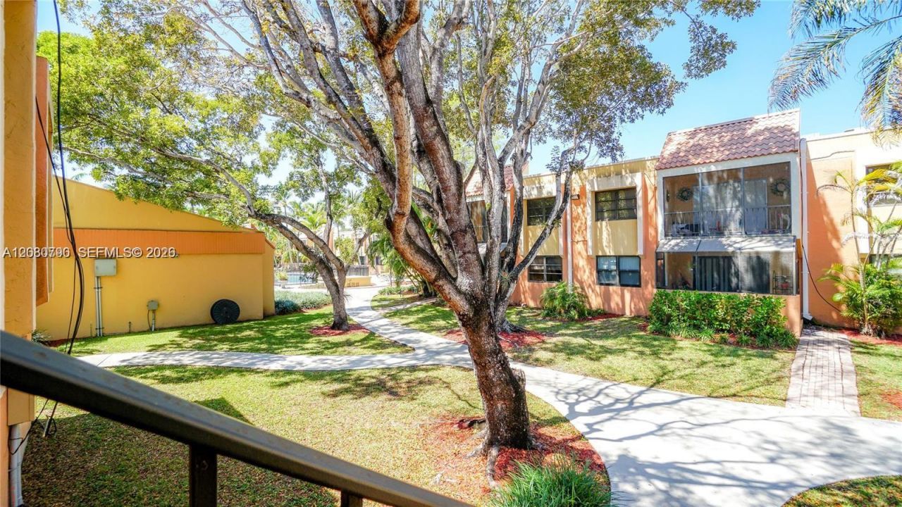 7915 SW 104th St , Unit 202G, Miami, FL 33156 Photo