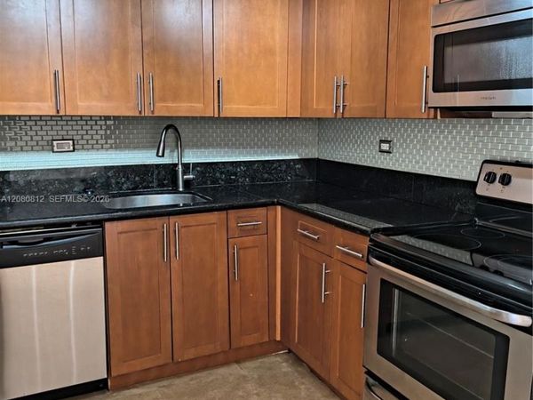 1740 NW N River Dr , Unit 120, Miami, FL 33125