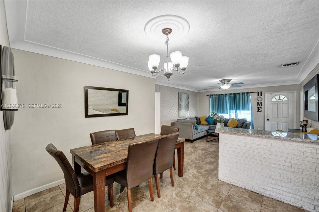 541 N 70th Ter, Hollywood, FL 33024 Photo