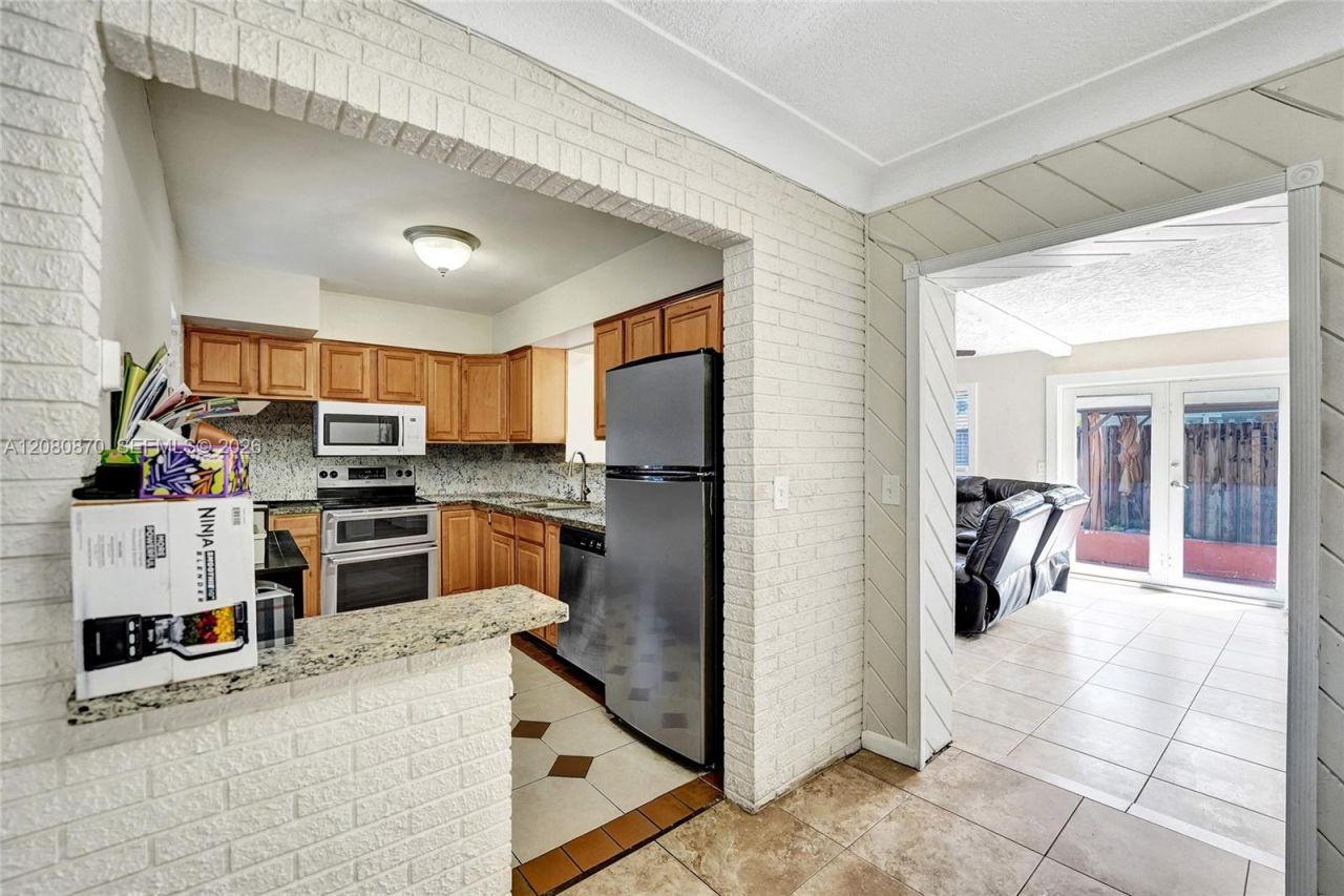541 N 70th Ter, Hollywood, FL 33024 Photo