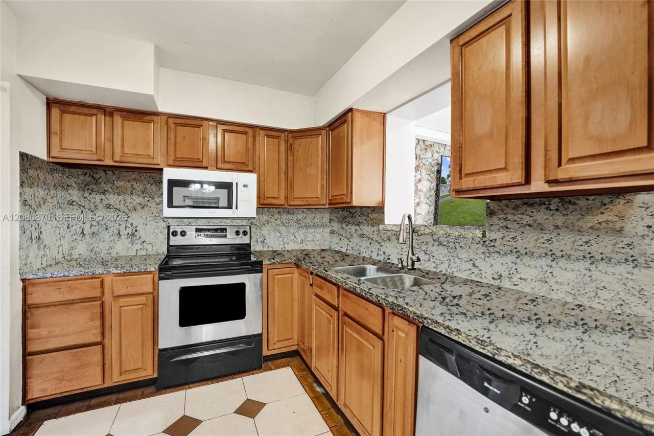 541 N 70th Ter, Hollywood, FL 33024 Photo