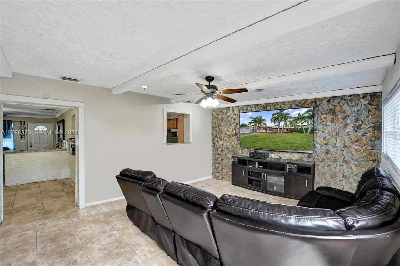 541 N 70th Ter, Hollywood, FL 33024 Photo