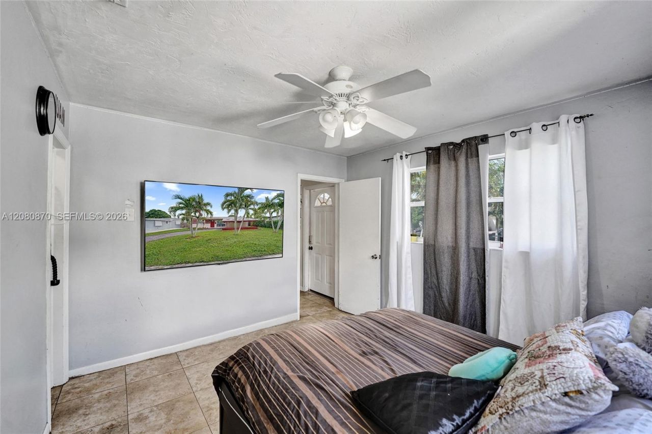 541 N 70th Ter, Hollywood, FL 33024 Photo